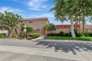 Photo #1: OC25107024 Listing