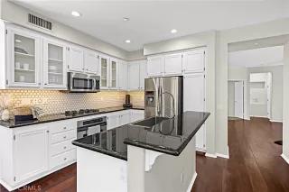 Photo #5: OC25107439 Listing 