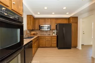 Photo #6: OC25108263 Listing