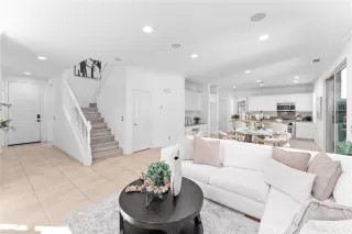 Photo #5: OC25108634 Listing