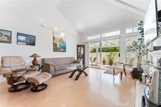 Photo #4: OC25109455 Listing