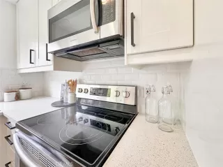 Photo #6: OC25109684 Listing 