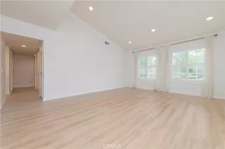 Photo #5: OC25111929 Listing 