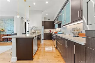 Photo #4: OC25113106 Listing