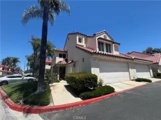 Photo #5: OC25113133 Listing 