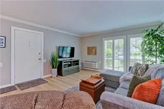 Photo #5: OC25113165 Listing