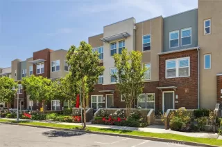 Photo #2: OC25113417 Listing