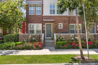 Photo #3: OC25113417 Listing