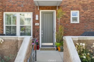 Photo #4: OC25113417 Listing