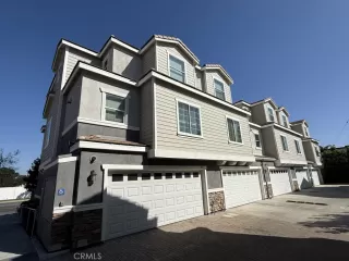 Photo #3: OC25113795 Listing 