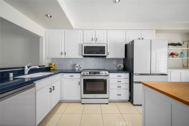 MLS: OC25114018 Condo For Sale