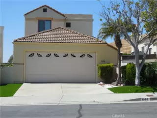 More Details about MLS # OC25114674 : 644 VIA UMBROSO