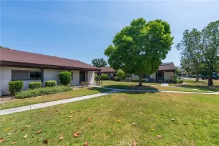 Photo #6: OC25115526 Listing