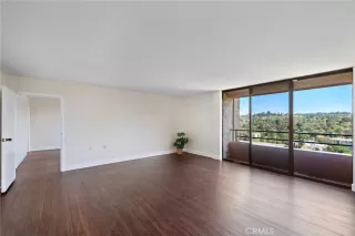 Photo #4: OC25115771 Listing