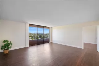 Photo #5: OC25115771 Listing