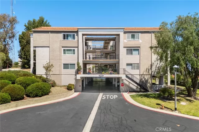 MLS: OC25116368 Condo For Sale