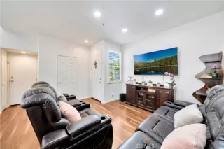 Photo #3: OC25117102 Listing 