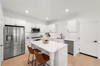 Photo #4: OC25118283 Listing 