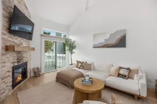 Photo #5: OC25118702 Listing 