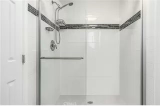 Photo #5: OC25119371 Listing