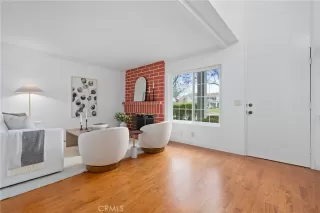 Photo #6: OC25119383 Listing