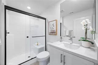 Photo #6: OC25119915 Listing 