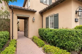 Photo #2: OC25120194 Listing 