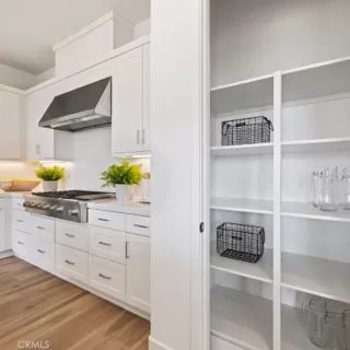 Photo #3: OC25121127 Listing