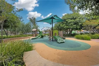 Photo #4: OC25121264 Listing