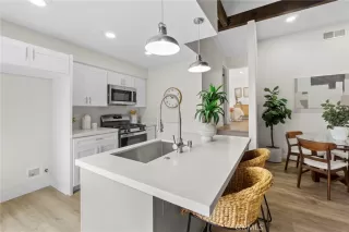 Photo #4: OC25121440 Listing 