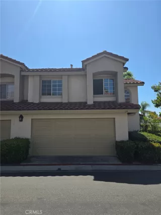 Photo #5: OC25121544 Listing 