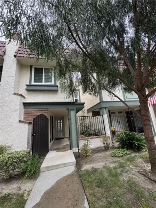 Photo #2: OC25121937 Listing