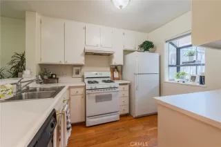 Photo #3: OC25122020 Listing 