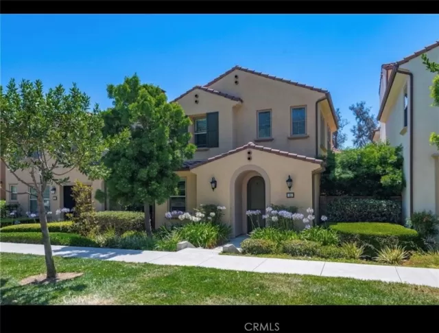 MLS: OC25122022 Condo For Sale