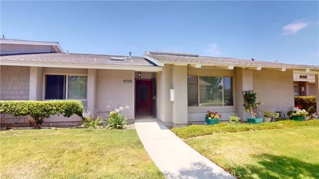 MLS: OC25122619 Condo For Sale