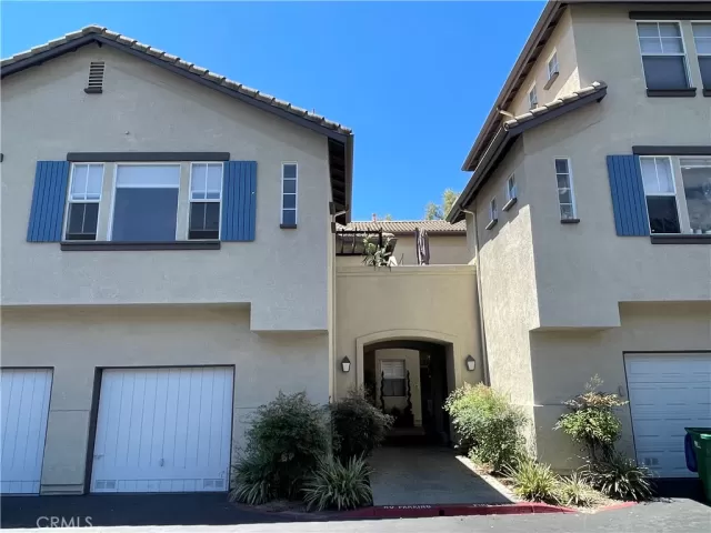 MLS: OC25122719 Condo For Sale