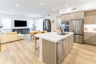 Photo #6: OC25122889 Listing 