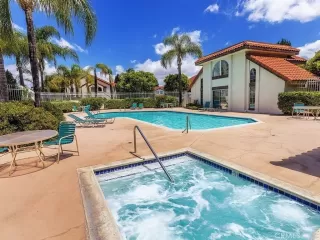 Photo #4: OC25124786 Listing