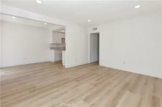 Photo #5: OC25124887 Listing 