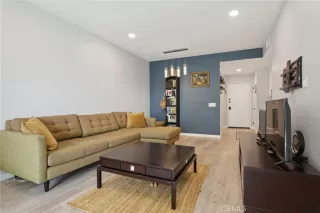 Photo #3: OC25125034 Listing