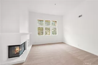 Photo #6: OC25125157 Listing 