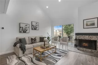 Photo #4: OC25125278 Listing 