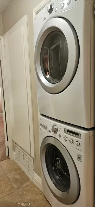 Photo #5: OC25125576 Listing 