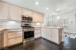 Photo #6: OC25125806 Listing 