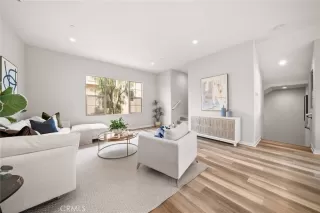 Photo #5: OC25126383 Listing