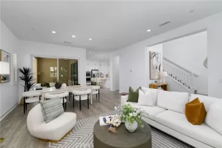 Photo #3: OC25126473 Listing 