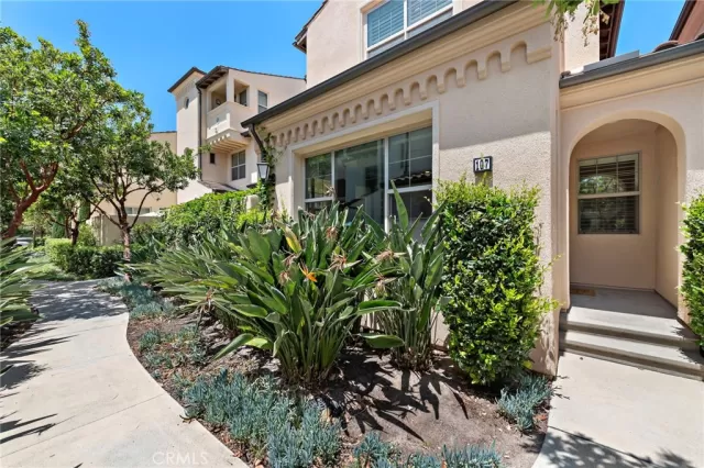 MLS: OC25127106 Condo For Sale