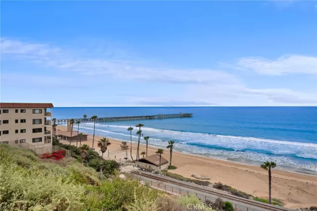 MLS: OC25127194 Condo For Sale