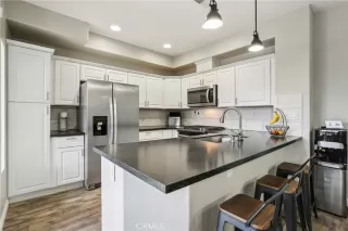 Photo #5: OC25127305 Listing 