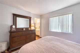 Photo #6: OC25127686 Listing 